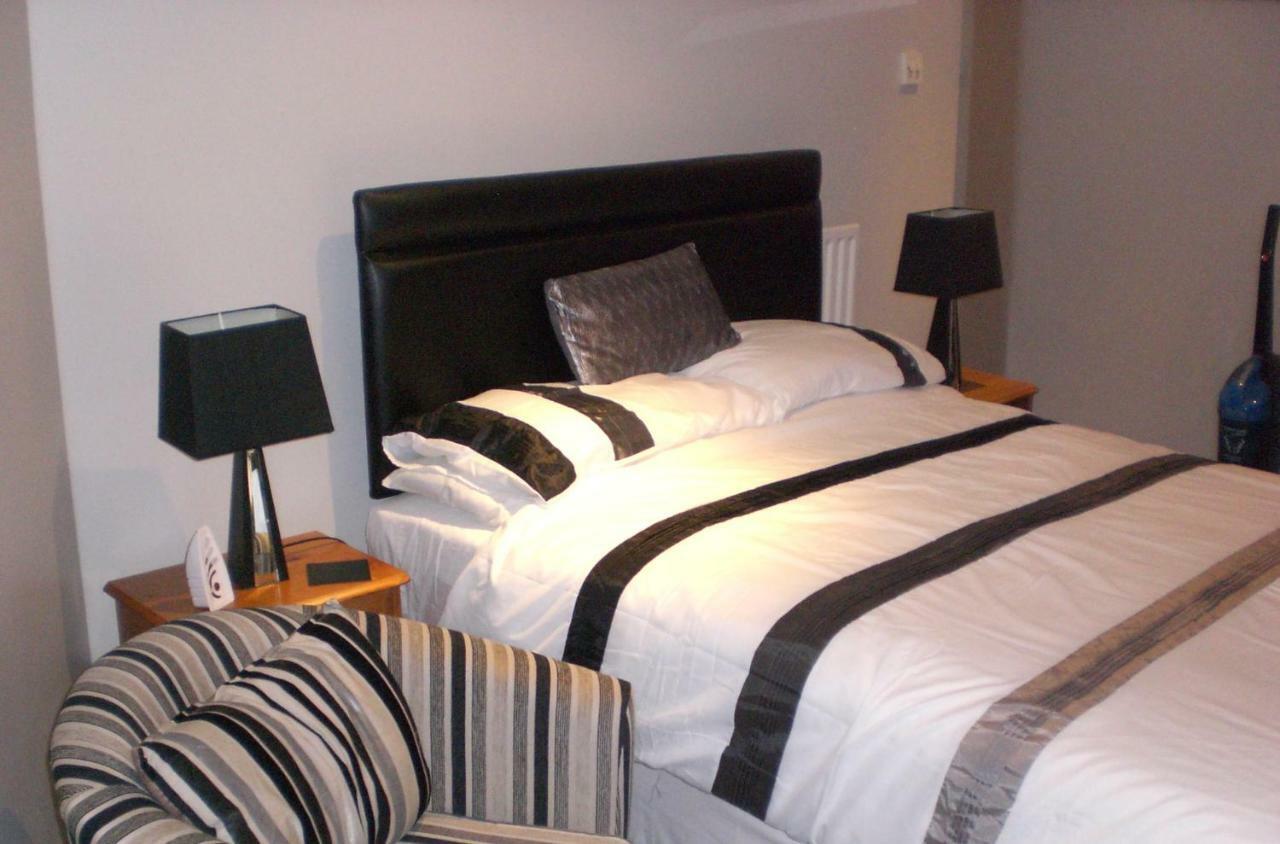 Cheapsleepz 49 Moscow Drive Hotel ลิเวอร์พูล ภายนอก รูปภาพ