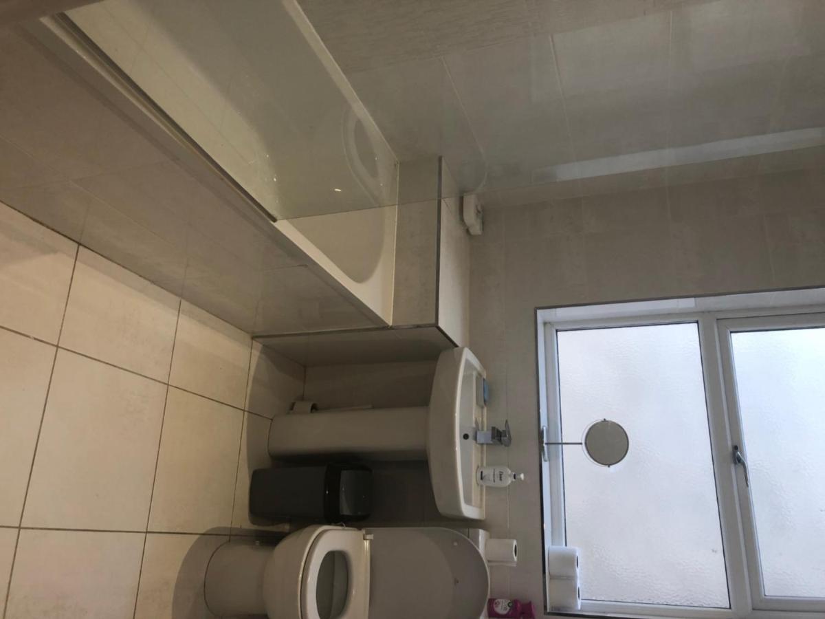Cheapsleepz 49 Moscow Drive Hotel ลิเวอร์พูล ภายนอก รูปภาพ
