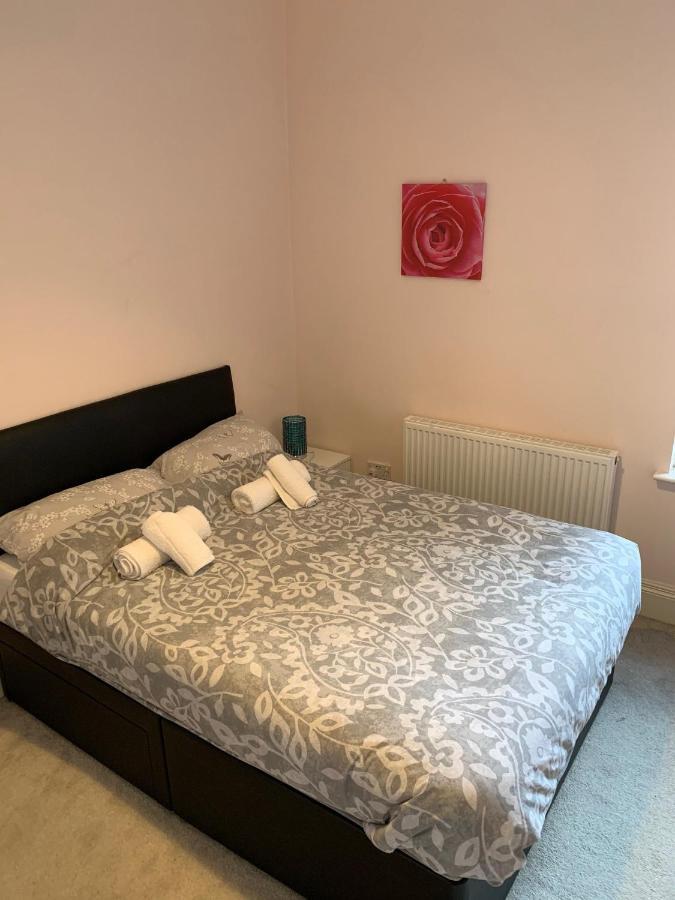 Cheapsleepz 49 Moscow Drive Hotel ลิเวอร์พูล ภายนอก รูปภาพ
